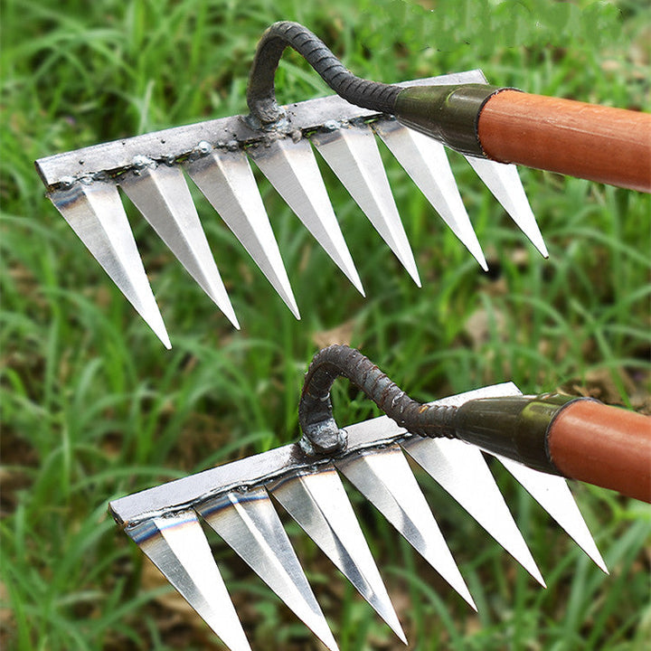 Râteau de jardinage GardenGlide en acier carbone pour un désherbage facile et efficace du jardin.