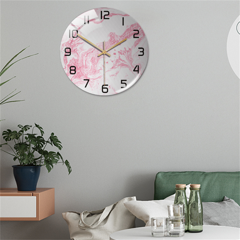 Horloge moderne, murale, silencieuse, effet marbre, indispensable pour un intérieur stylé.