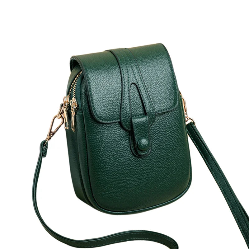 Élégant mini sac bandoulière en cuir synthétique, accessoire femme de mode pour un look chic et raffiné.
