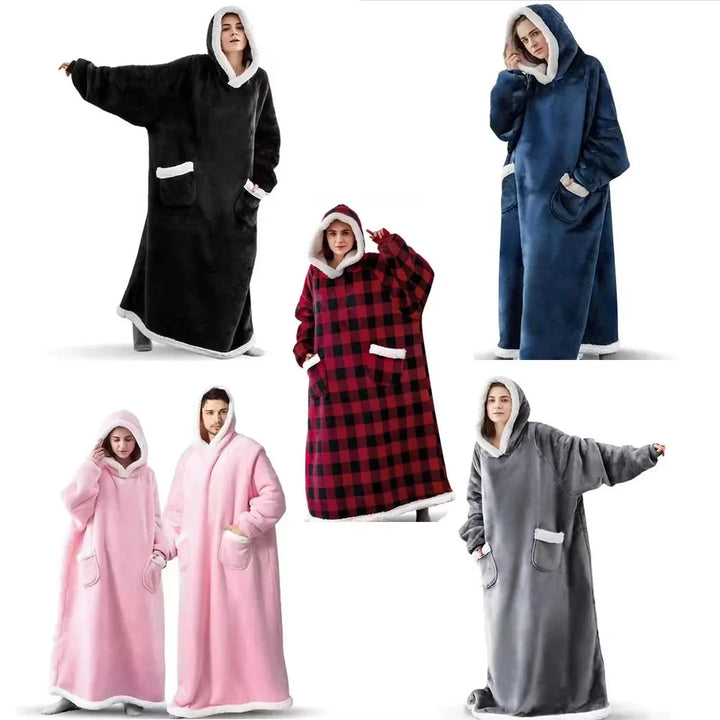 Profitez d'une chaleur inégalée avec cette couverture polaire surdimensionnée à capuche, le compagnon parfait pour le cocooning.