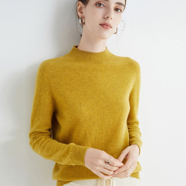Pull femme confort PARIS en cachemire, haut élégant et doux, idéal pour un look sophistiqué et douillet.