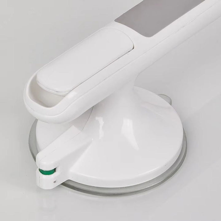 Accessibilité salle de bain : barre d'appui sans outil pour douche. Renforce la sécurité des aînés.