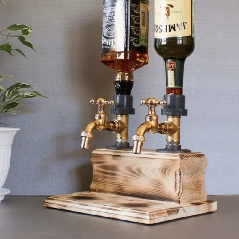 Distributeur de boissons en bois de luxe, un accessoire bar élégant pour toute réception ou décoration de table.