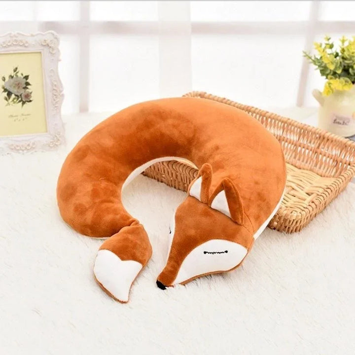 Coussin de cou renard moelleux, ergonomique pour la nuque. Accessoire de voyage confortable pour toute la famille.