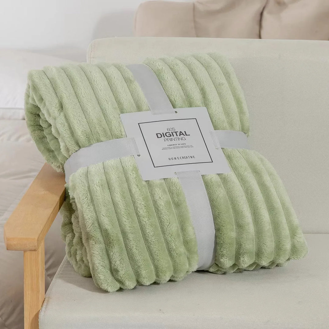 Couverture douillette LuxeCocoon, parfaite pour la chambre en hiver, pour un confort optimal.