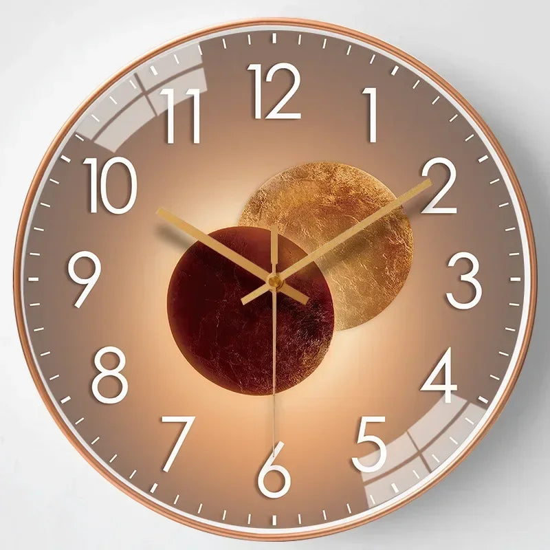 Horloge murale silencieuse, classique et robuste en plastique ABS. Idéale pour salon, cuisine ou bureau.