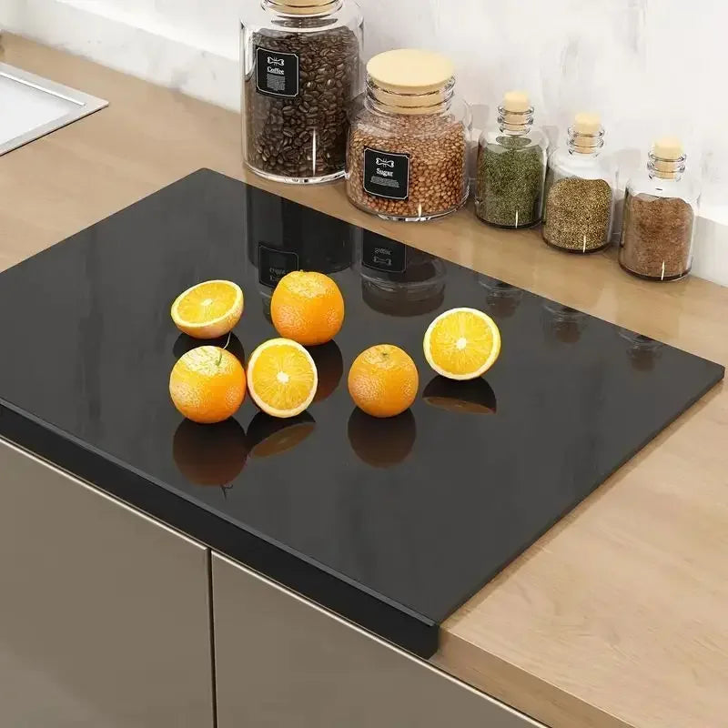 Ustensile de cuisine: planche à découper antidérapante en acrylique de qualité pour préparation culinaire facile.