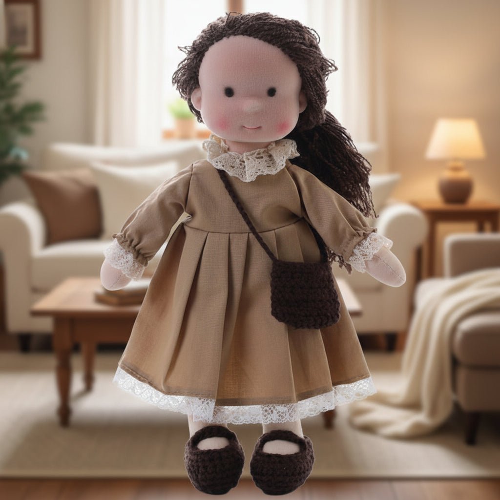 Jouet fait main, poupée Waldorf en coton, un cadeau mémorable.