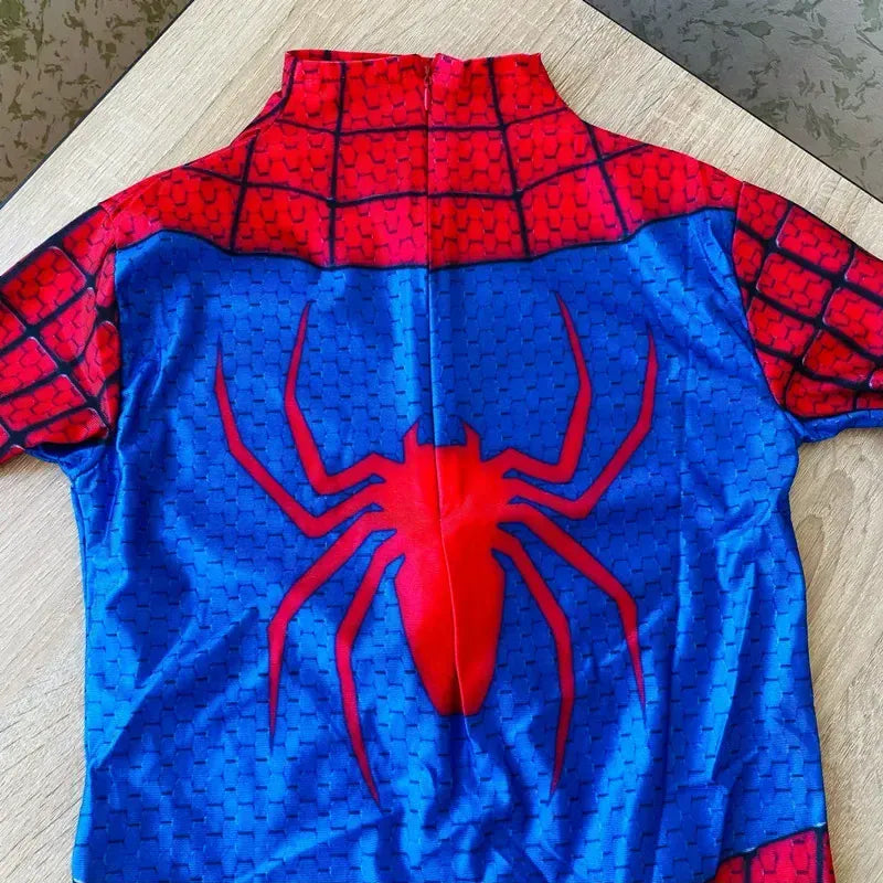 Masque Spiderman réaliste et costume élastique 3D pour un déguisement enfant complet et confortable.