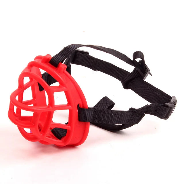 Sécurité chien : muselière en silicone souple et réglable, conçue pour le confort et l'anti-aboiement.
