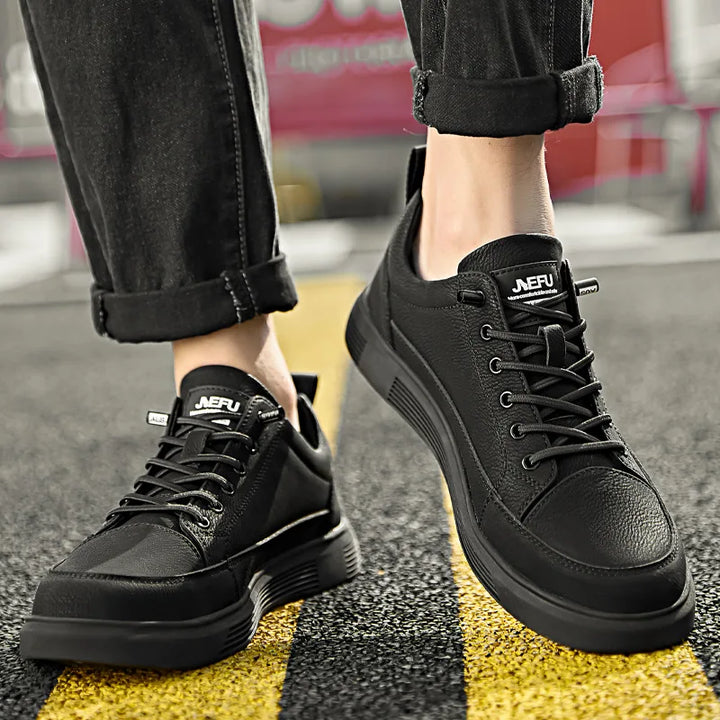 Chaussures de sécurité imperméables, anti-perforation. Embout acier pour travail exigeant et protection.