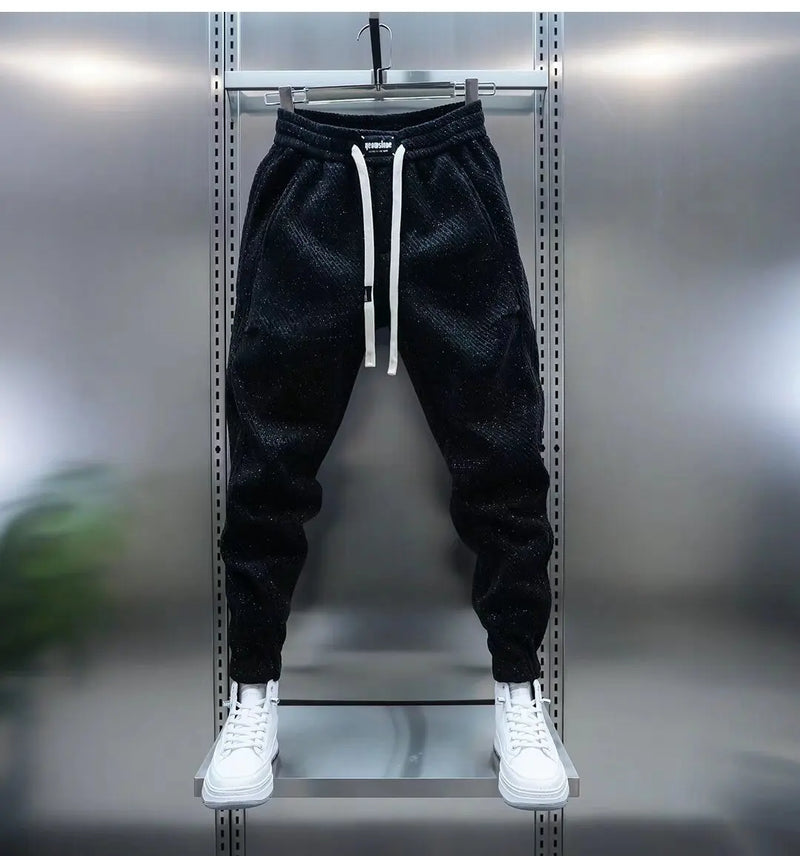 Pantalon de jogging homme décontracté, coupe moderne. Confortable pour le sport, les loisirs et la tenue quotidienne urbaine.