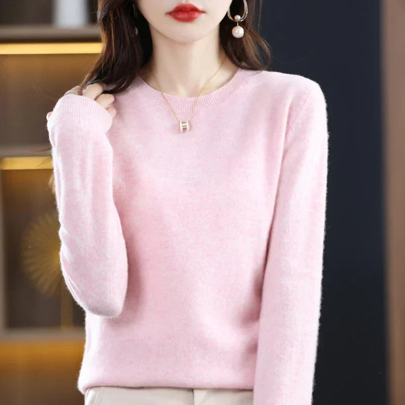 Pull femme hiver, tricot doux et élégant. Essentiel pour rester au chaud et stylée, mode chic.
