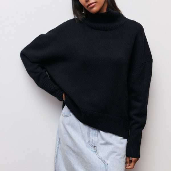 Chandail femme hiver polyvalent et confortable, coupe ample et douce. Idéal pour un look féminin chic.