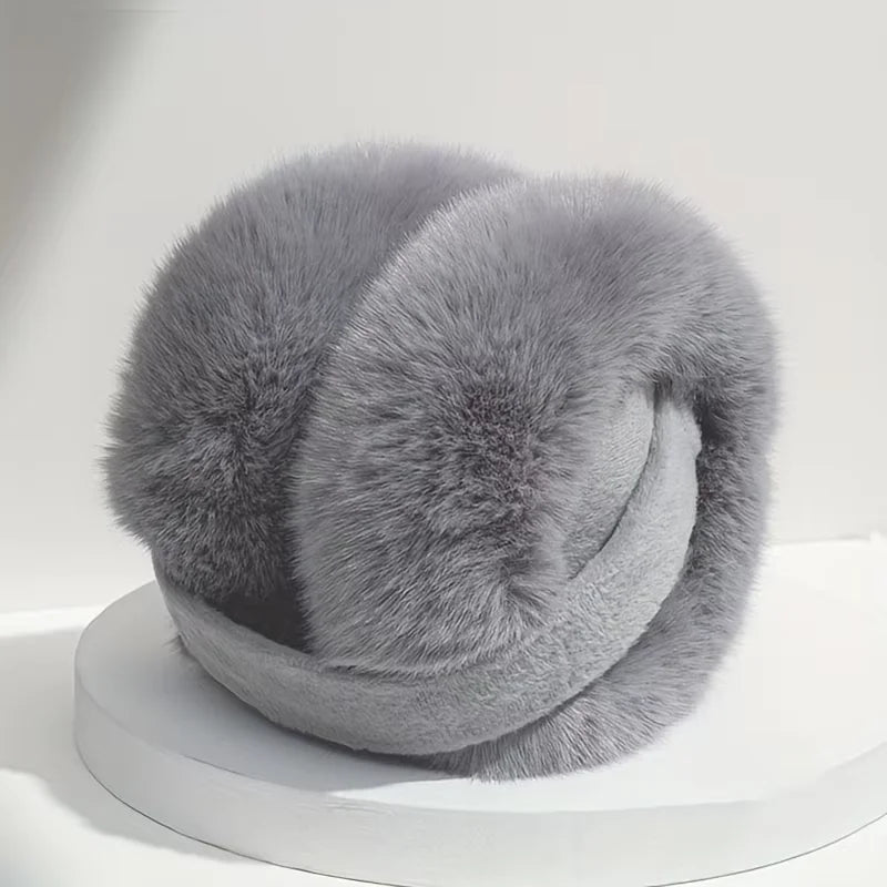 Cache-oreilles en peluche ultra-douce, un accessoire essentiel pour affronter l'hiver avec chaleur.