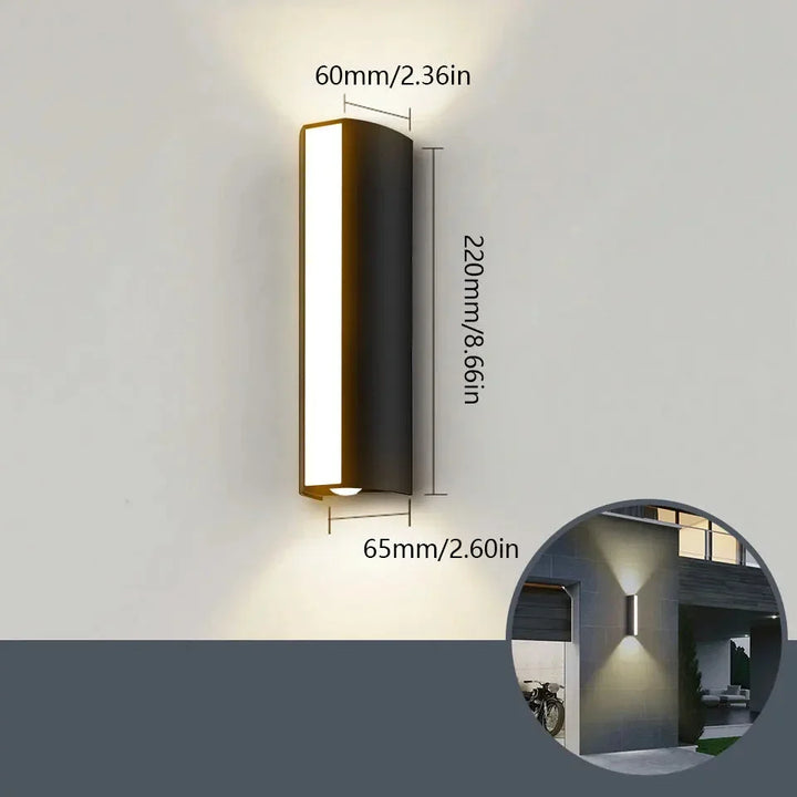 Applique murale LED extérieure noire, design moderne et étanche, idéale pour terrasse et jardin.