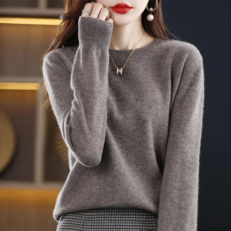 Pull femme doux, élégant et chaud. Idéal pour le confort en hiver, mode féminine et chic.