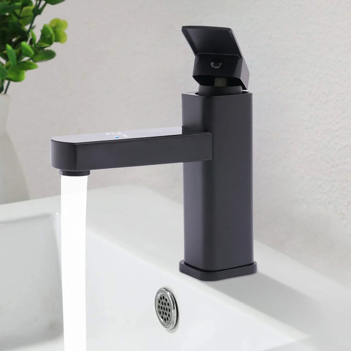 Mitigeur numérique pour lavabo, affichage LED de la température, finition noir mat élégante pour salle de bain.