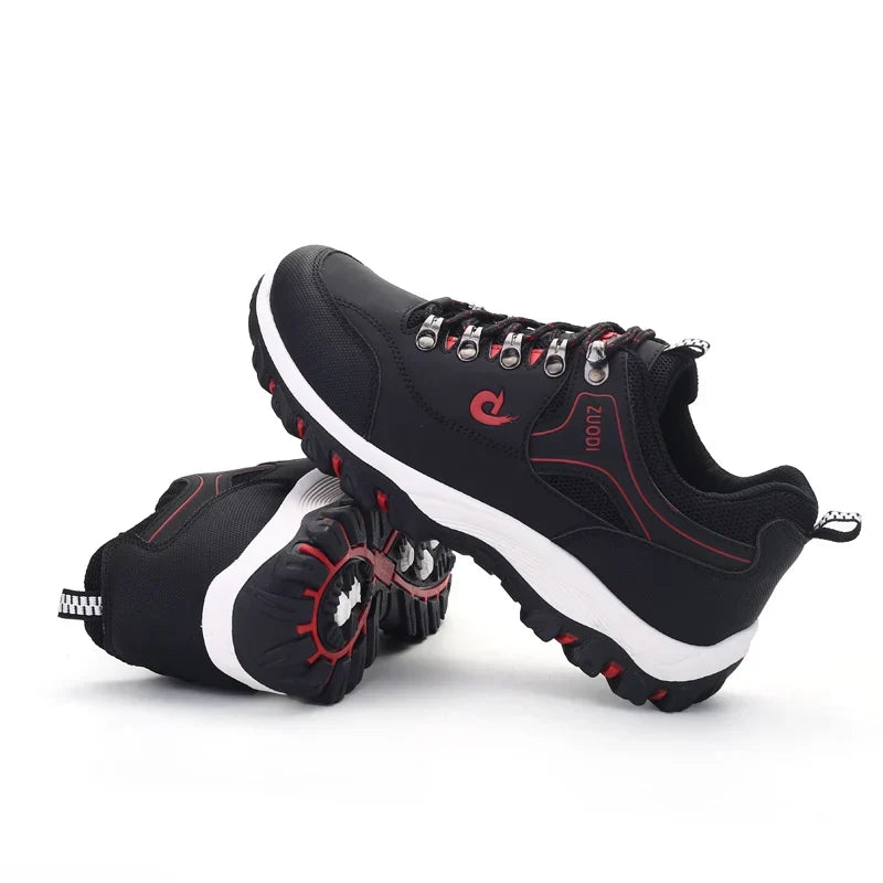 Chaussures de sport homme, alliant légèreté, adhérence et confort pour le trekking actif.