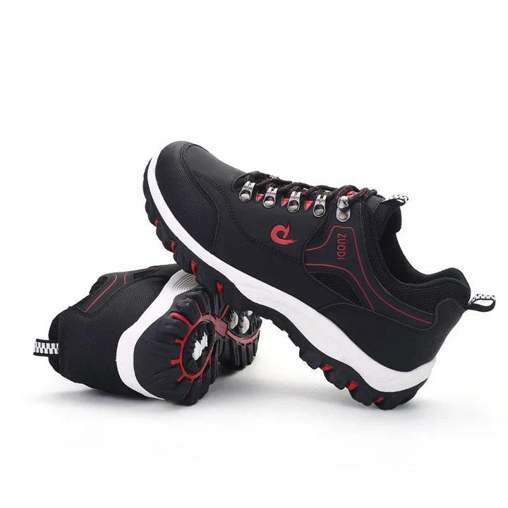 Chaussures de sport homme, alliant légèreté, adhérence et confort pour le trekking actif.