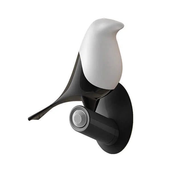 Lampe de table LED moderne en bois avec capteur de mouvement, sans fil et rechargeable, pour une ambiance décorative chaleureuse.