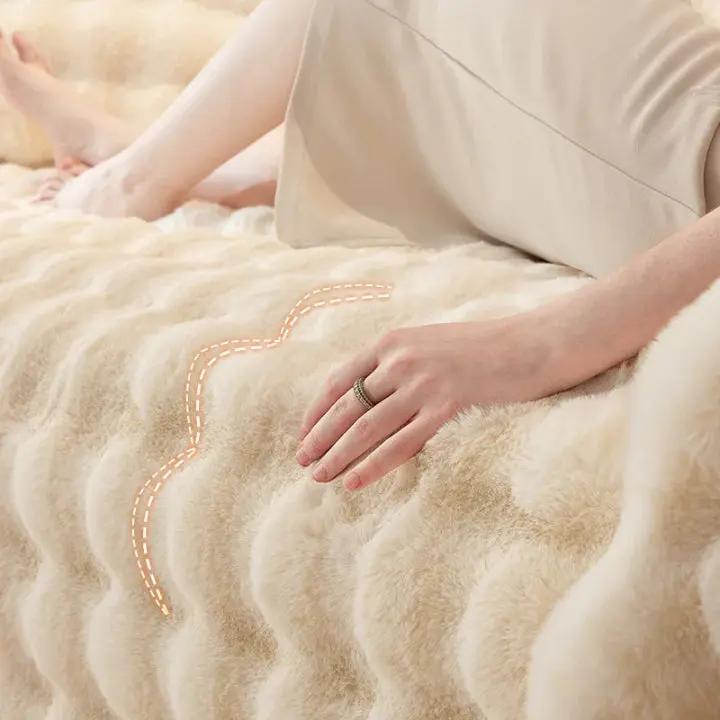 Housse de canapé élastique grise, protection moderne et confortable pour salon, en polyester/spandex.