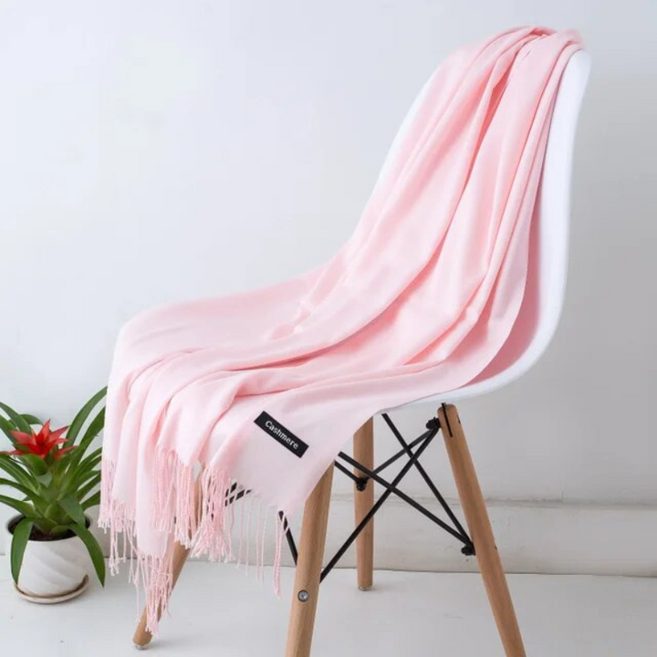 Écharpe femme hiver en cachemire, grand foulard doux et élégant. Confort et style assuré.