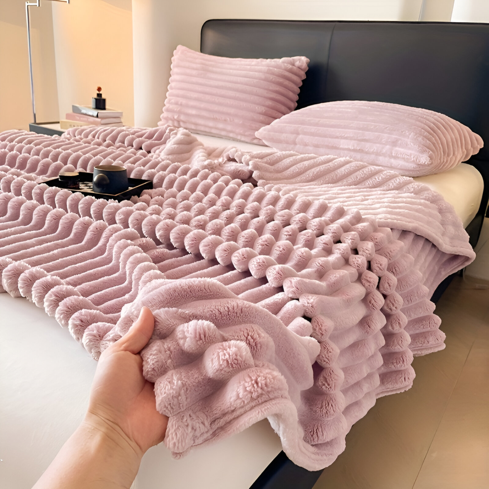 Style moderne et confort avec cette couverture polaire douce, idéale pour la chambre ou le salon.