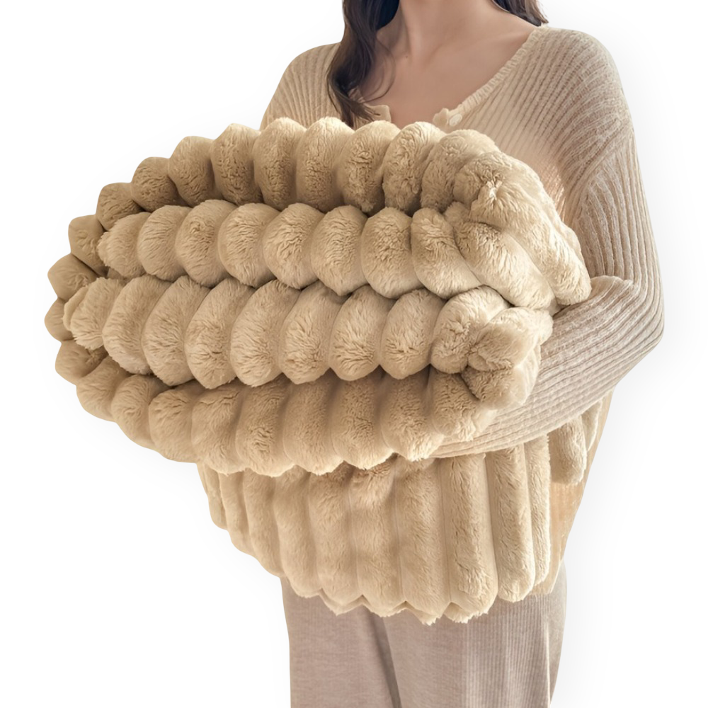 Couverture polaire en polyester, douce au toucher, conçue pour le confort toutes saisons et la maison moderne.