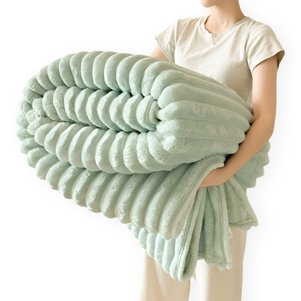 Confort supérieur: couverture polaire douce et moderne, idéale pour la chambre et le canapé.