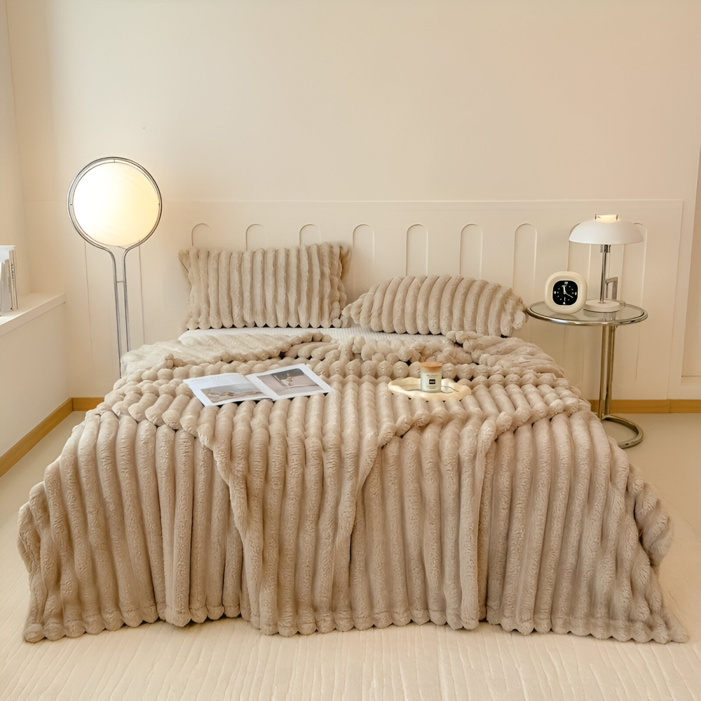 Jeté de canapé à rayures, plaid polaire ultra-doux. Idéal pour le salon et une déco stylée.