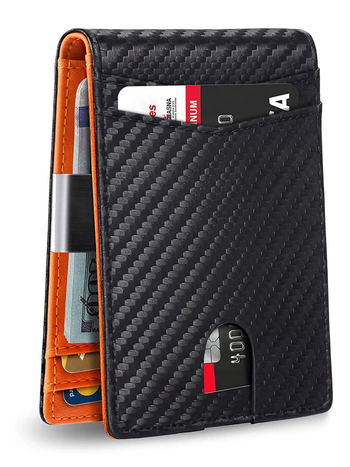 Portefeuille ultra-mince glissé dans une poche de pantalon, discret et sécurisé avec protection RFID.
