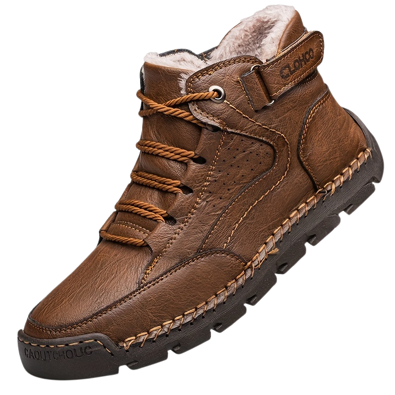 Vue latérale de bottes d'hiver homme robustes, conçues pour les activités extérieures par temps froid et neigeux.