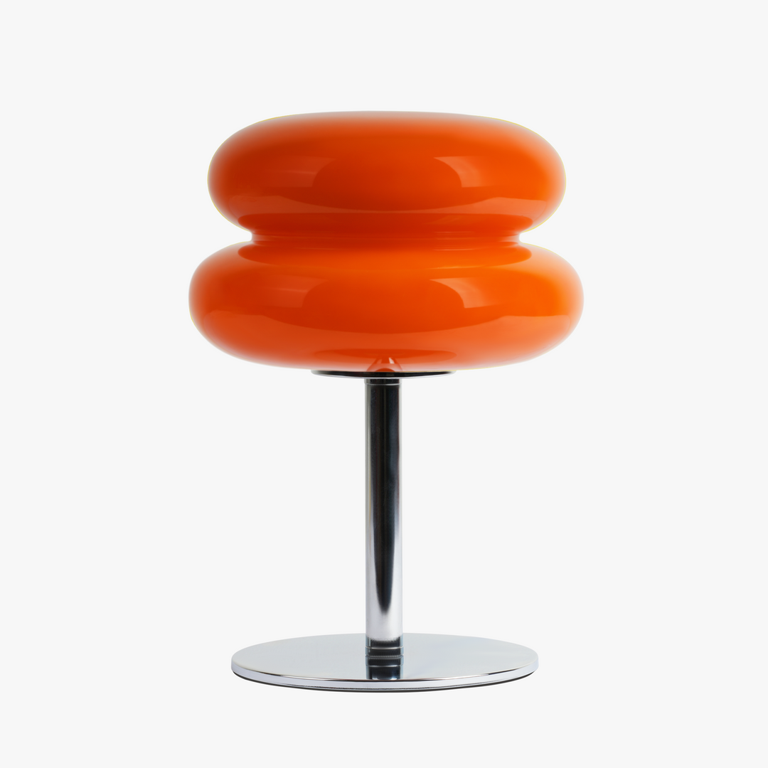Lampe de table sculpturale mid-century pour bureau, design rétro élégant et lumière d'ambiance.