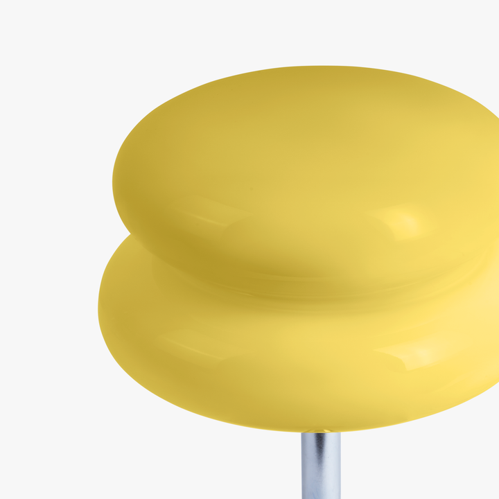 Lampe de table rétro mid-century, éclairage d'ambiance, une pièce sculpturale décorative maîtresse.