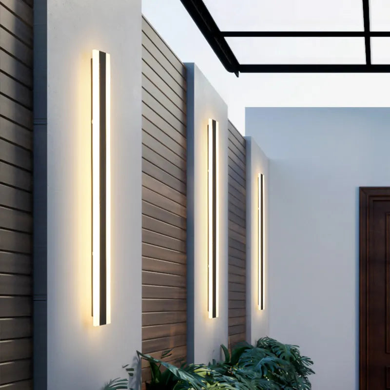 Luminaire LED mural étanche IP65 pour extérieur, idéal pour un éclairage design de jardin, balcon ou terrasse.