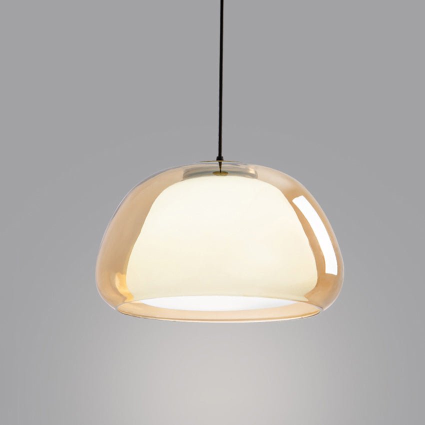 Luminaire suspendu en verre, esthétique moderne pour tout intérieur.