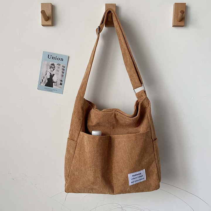 Sac fourre-tout vert en velours côtelé pour femme, décontracté, idéal pour le quotidien.