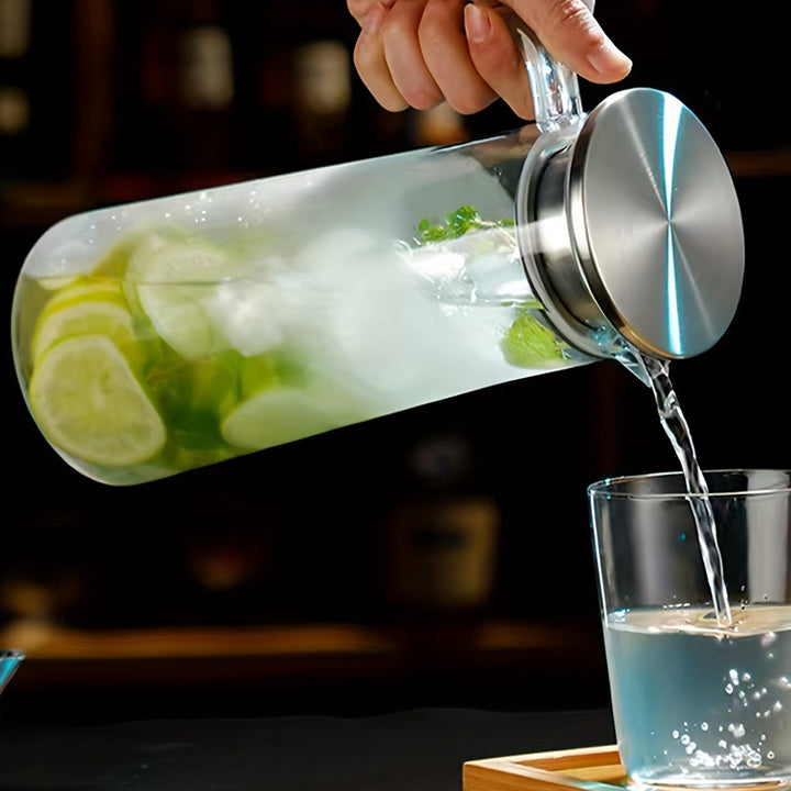 Carafe de luxe AquaElegance, élégante pour service de boisson sur table, avec couvercle pratique.