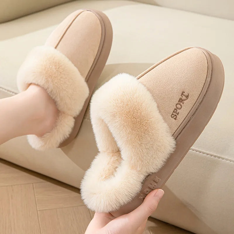 Chaussons femme antidérapants pour un confort et une sécurité optimaux à l'intérieur en hiver.