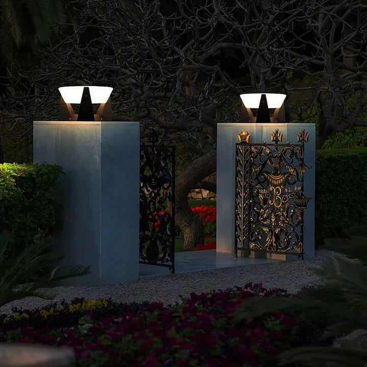 Éclairage extérieur solaire autonome, idéal pour décorer le jardin ou la terrasse.