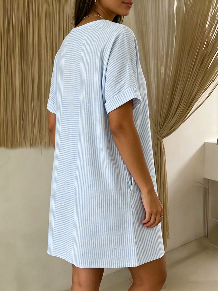 Robe femme col Henley en coton et lin, coupe ample et décontractée, très confortable pour le quotidien.