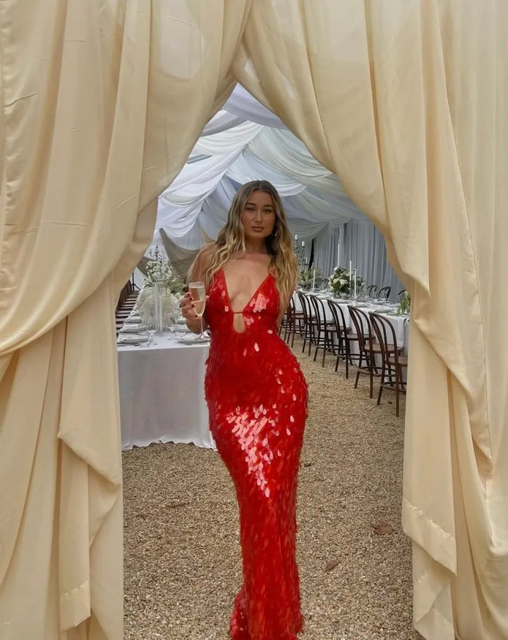 Robe d'été femme élégante, drapée et fluide. Un style chic et polyvalent pour toutes les occasions décontractées.