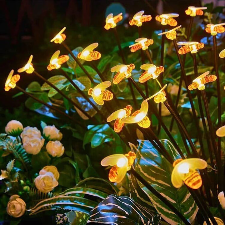 Décoration de jardin solaire LED: lampe papillon pour une lumière d'ambiance charmante.