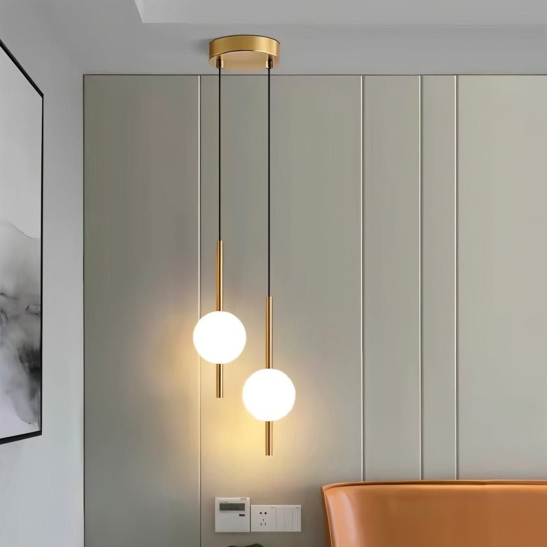 Suspension LED moderne et élégante pour cuisine/salle à manger. Hauteur et éclairage ajustables pour un design contemporain.