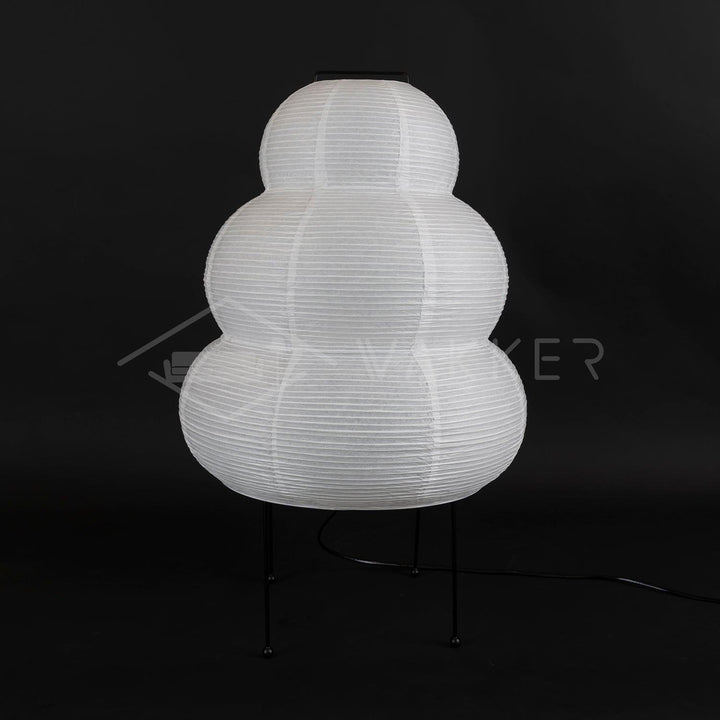 Lampe de chambre japonaise en papier, apporte une lumière douce et une touche zen moderne.