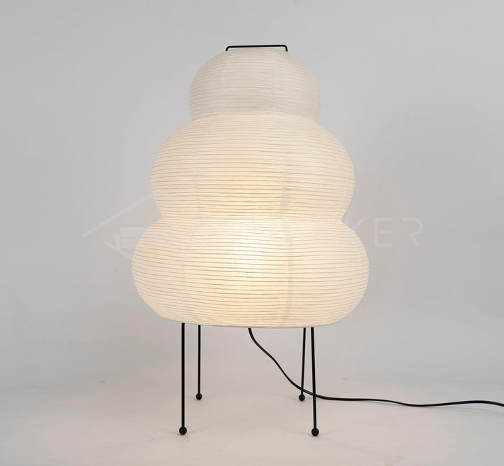 Lampe japonaise élégante en papier, décoration intérieure pour lumière douce et ambiance zen.