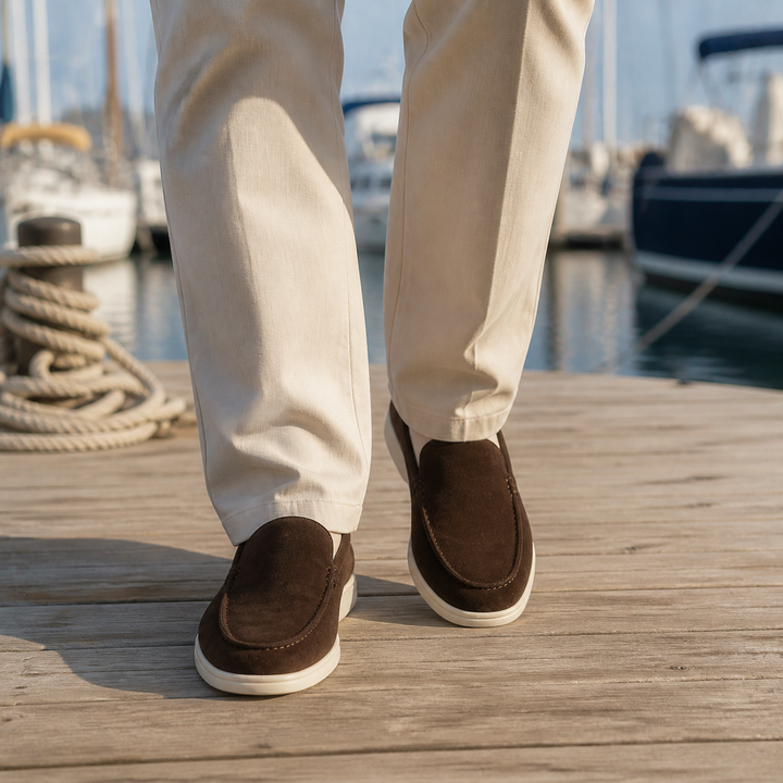 Chaussures confort homme, mocassins polyvalents marron, bout rond classique.
