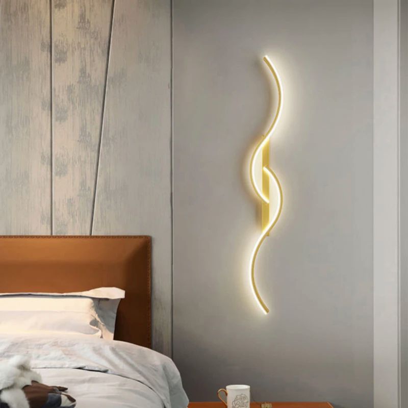 Applique murale LED aux formes géométriques épurées, luminaire intérieur moderne pour un style minimaliste.