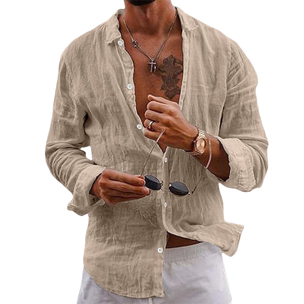 Chemise homme décontractée pliée soigneusement, tissu léger et respirant, prête pour les vacances d'été.